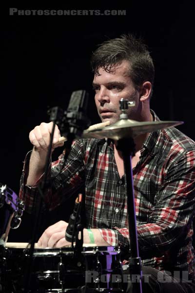 BATTLES - 2011-11-15 - PARIS - La Machine (du Moulin Rouge) - 